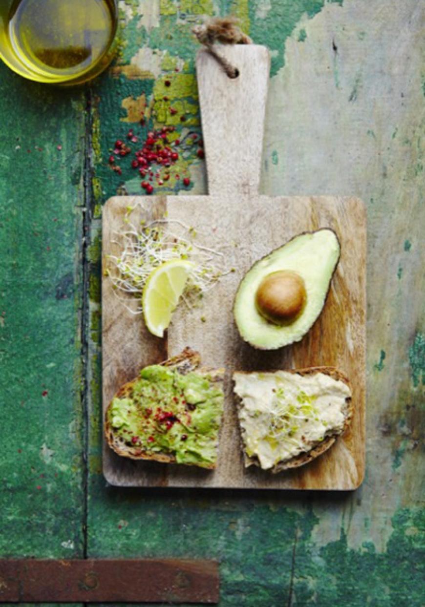 Tartines véganes au guacamole et à l&#039;houmous