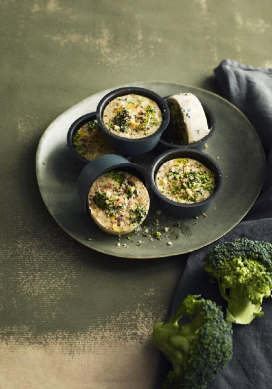 Petits flans aux brocolis et aux noisettes