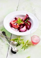 Pêches de vigne pochées au sirop de verveine