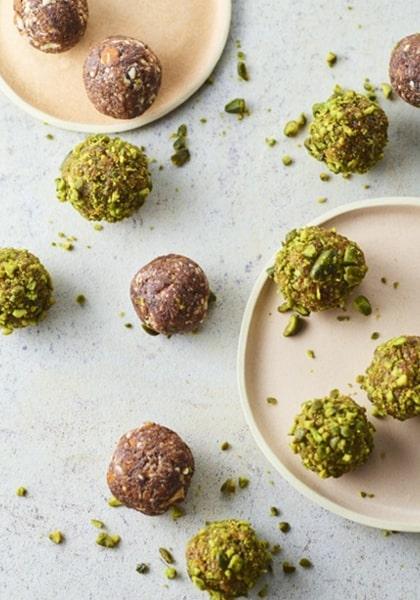 Energy balls aux dattes, abricots et pistaches
