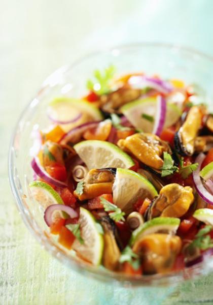 Salade de moules, poivrons, vinaigrette à l&#039;orange