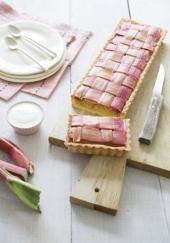 Tarte amandine à la rhubarbe