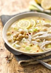 Soupe complète au poulet, citron et feta