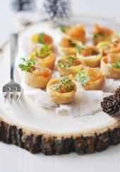 Mini croustades à la truite fumée et au wasabi